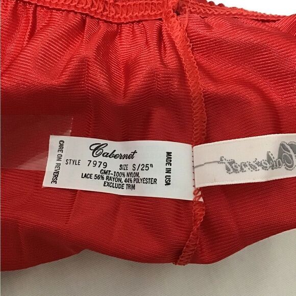 Cabernet Red Slip Skirt Vintage Size Small Made In The U.S.A - Picture 9 of 10